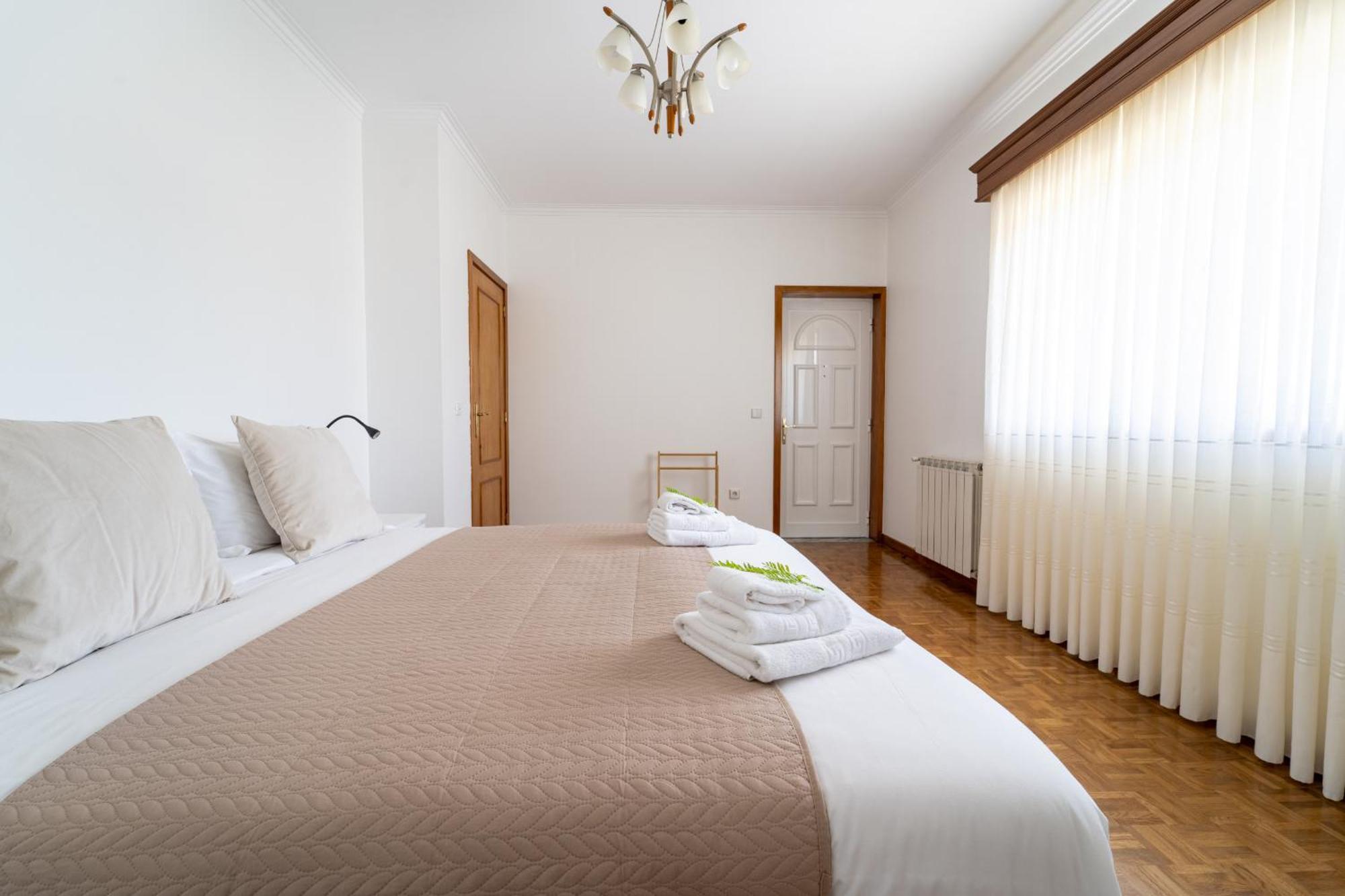 Gondomar Guimaraes - Moradia V3 Com Piscina Natural By House And People 外观 照片